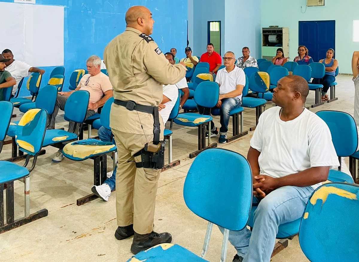 Camacã: Após reuniões com segmentos e profissionais da educação, a prefeitura reforça segurança nas escolas

